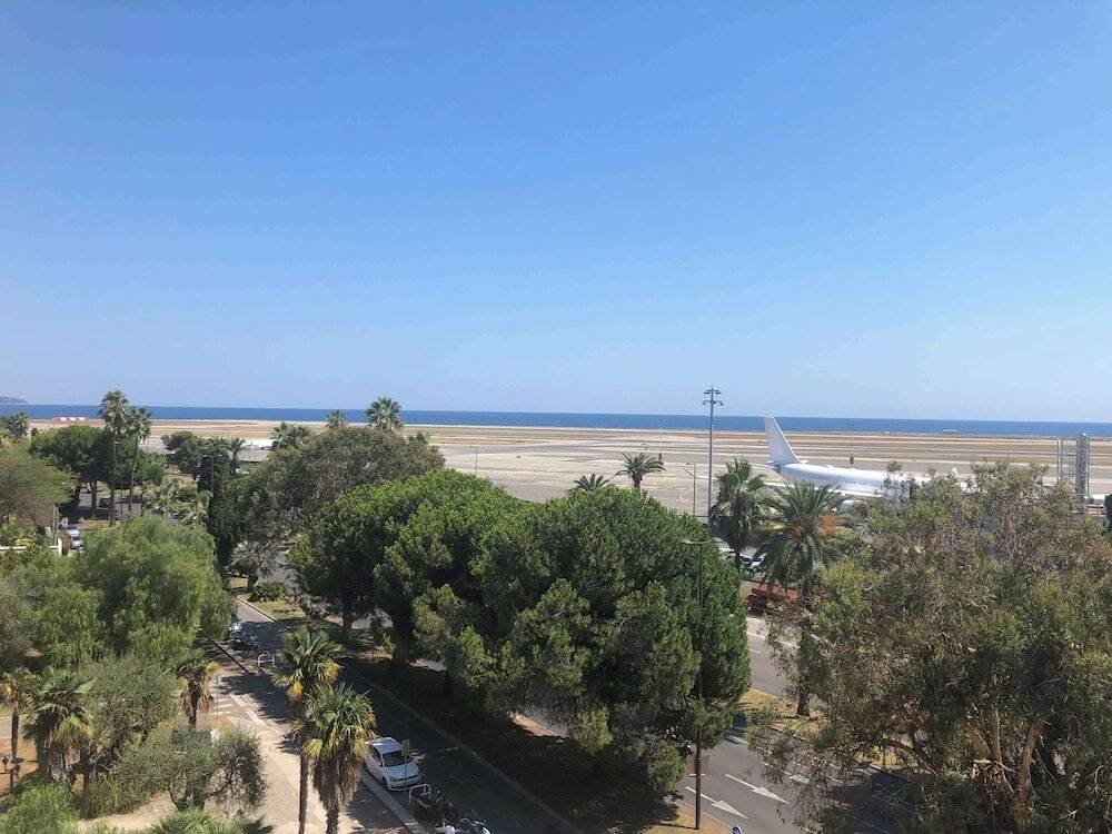 Фото Campanile Nice Airport