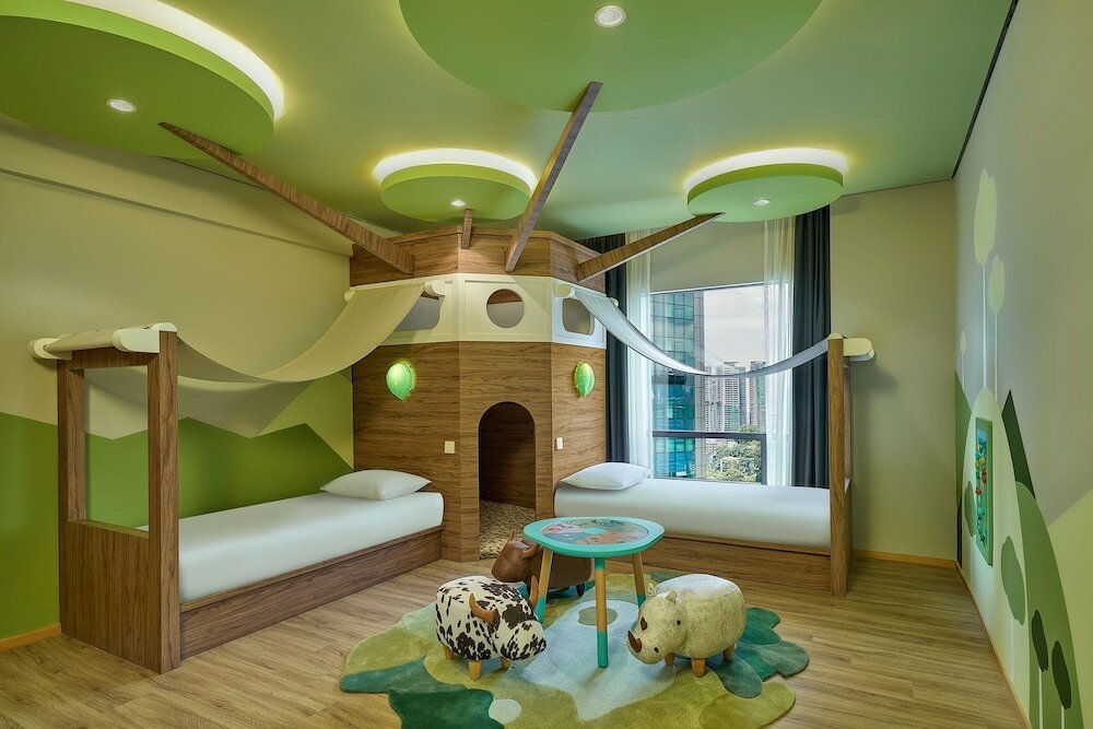 Фото Renaissance Kuala Lumpur Hotel & Convention Centre