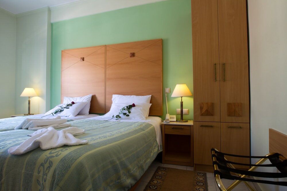 Фото Hotel Kaikis