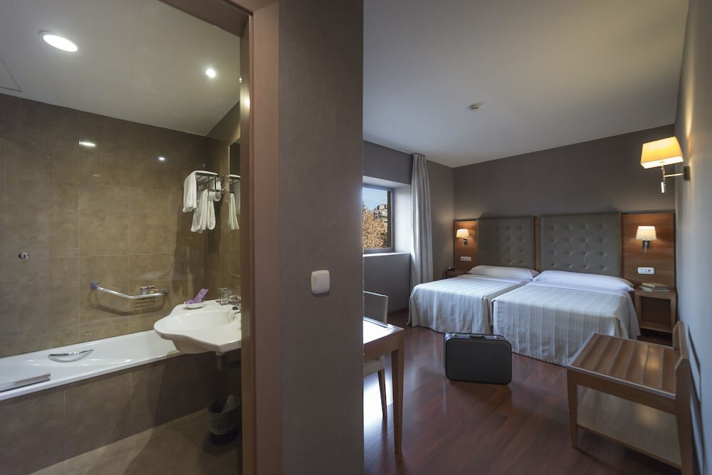 Фото Macià Monasterio de los Basilios Hotel