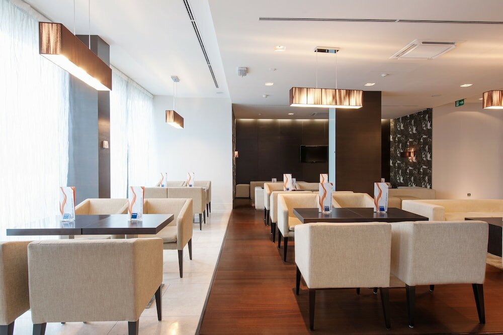 Фото Occidental Praha Five