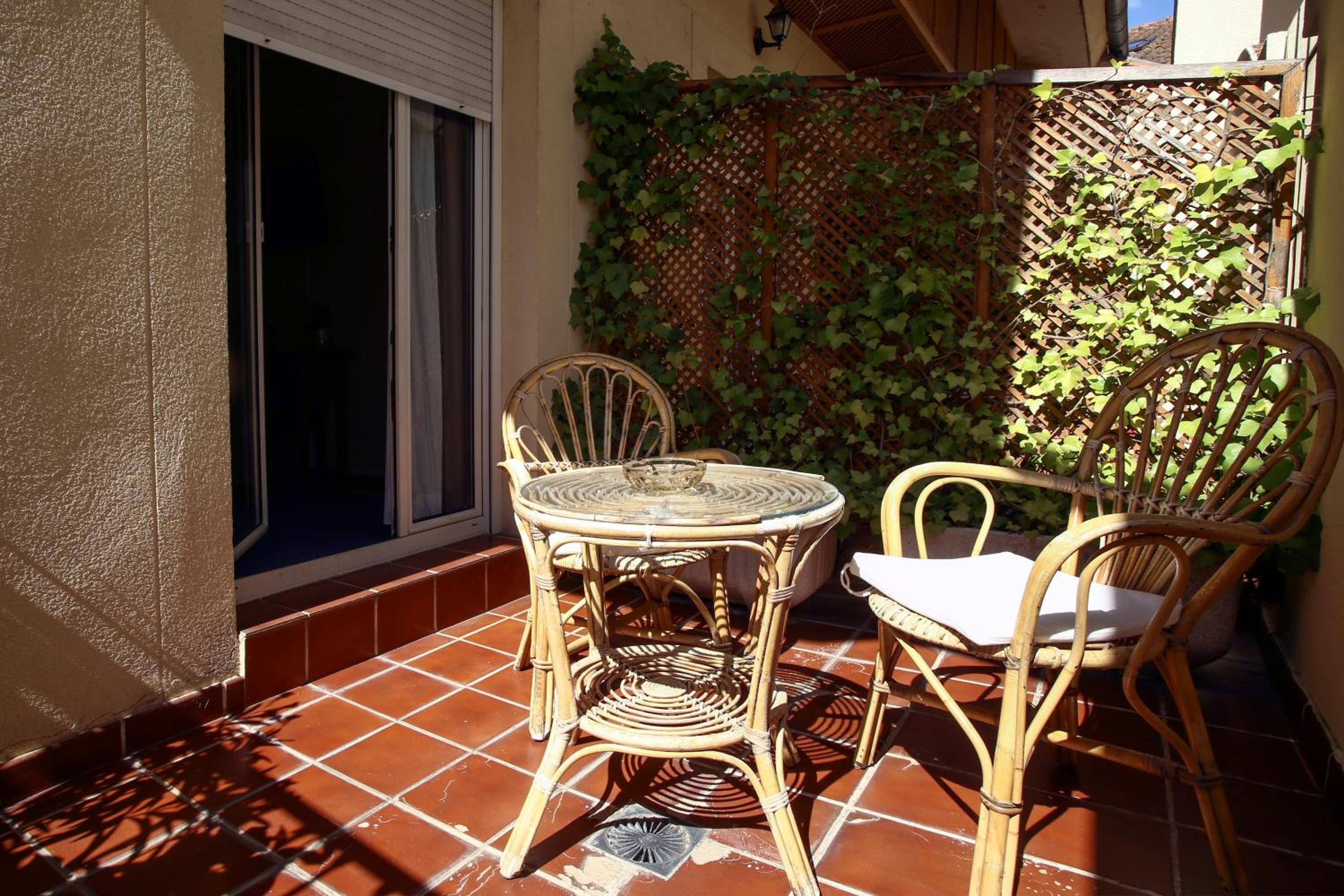 Фото Hotel Arco San Vicente