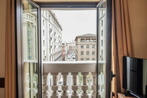 Внешний вид отеля Hotel Oriente в Сарагосе, фото 5