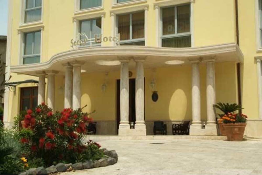 Фото Hotel Seccy