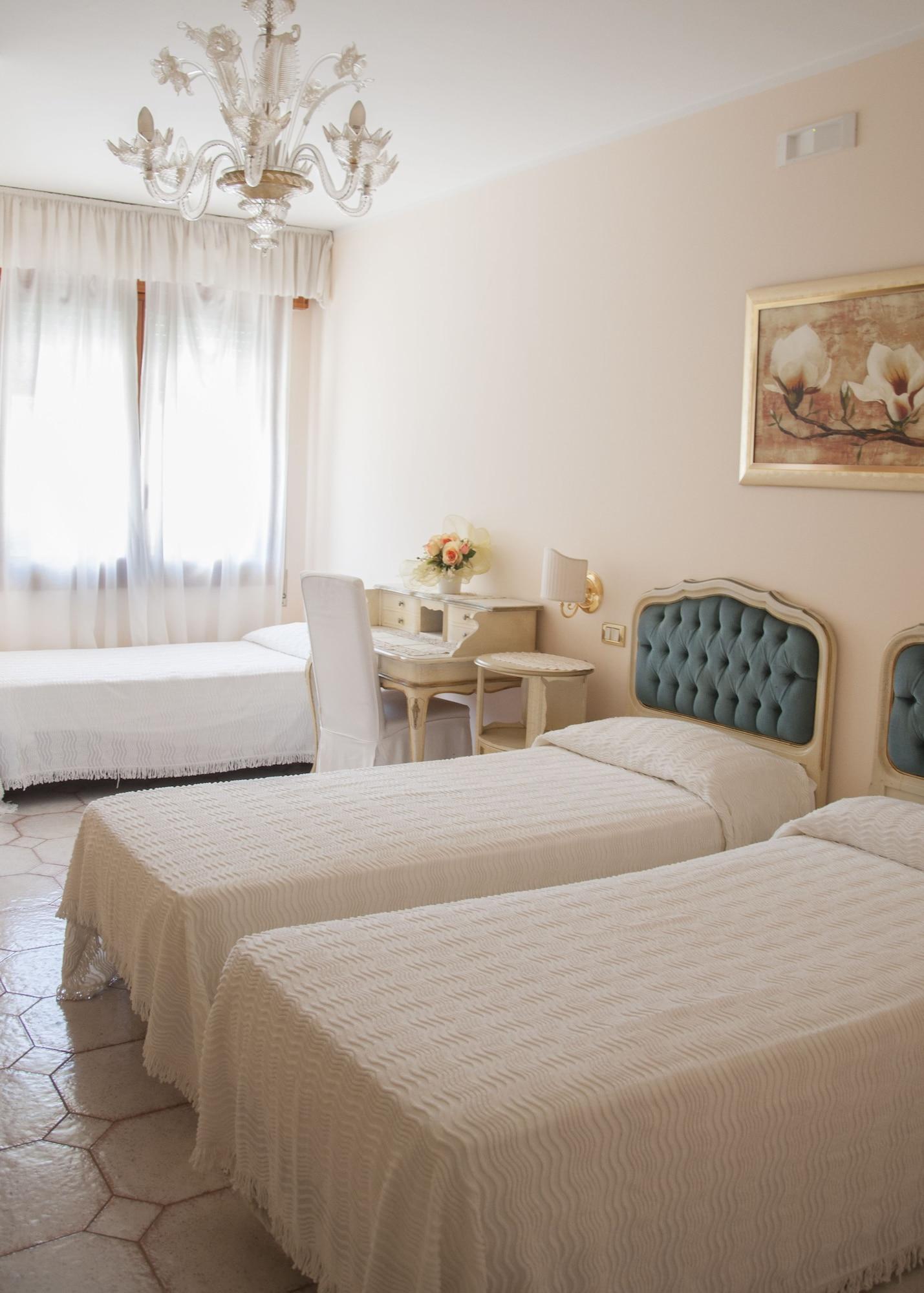 Фото Hotel Villa Serena