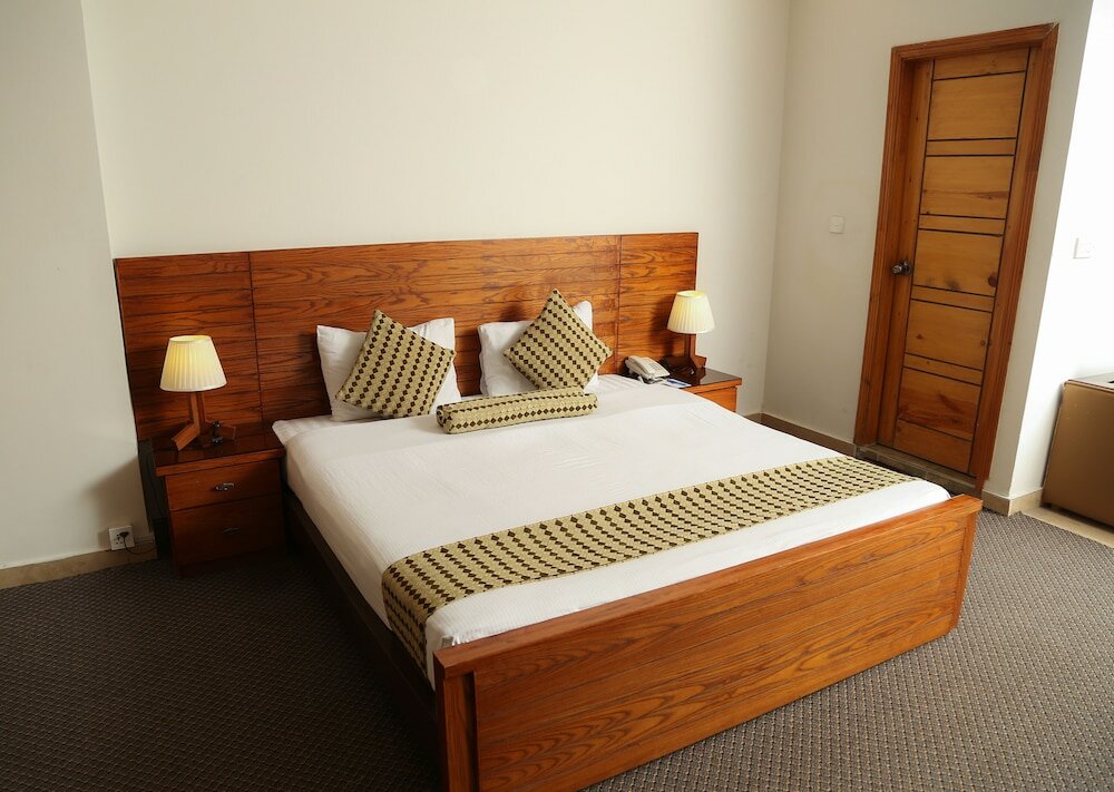 Фото Grand Islamabad Hotel