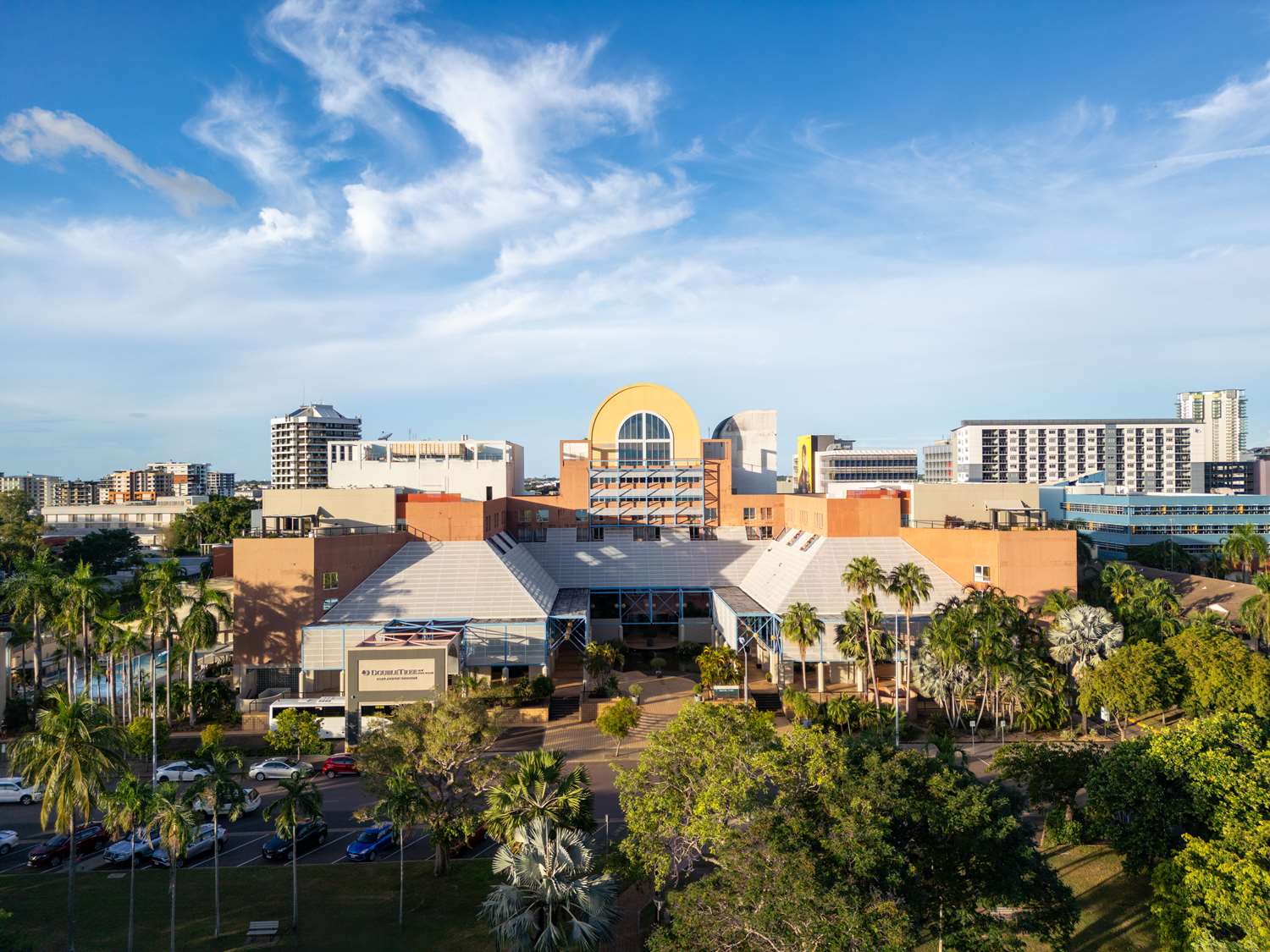 Фото DoubleTree by Hilton Hotel Esplanade Darwin