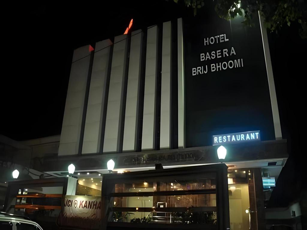 Фото Hotel Basera Brij Bhoomi