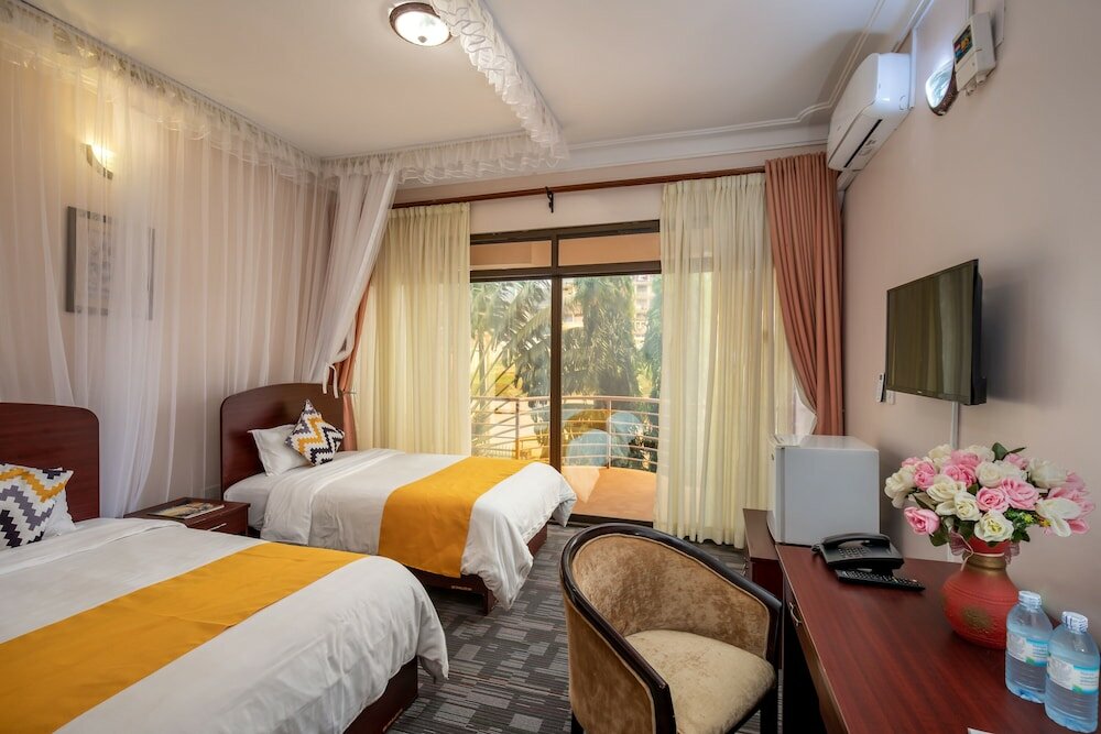 Фото Entebbe Travelle'rs Inn