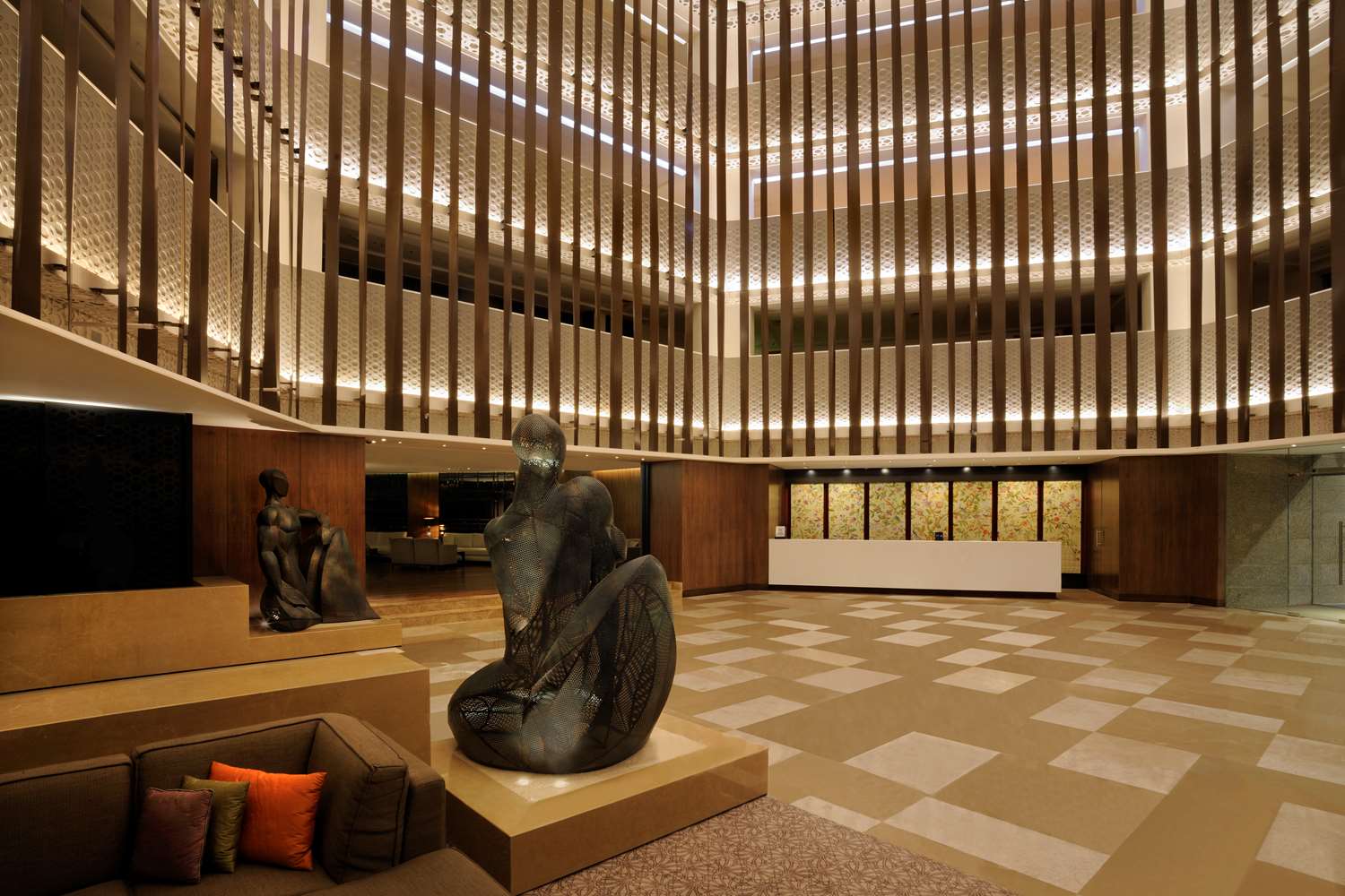 Фото Hilton Bangalore Embassy GolfLinks