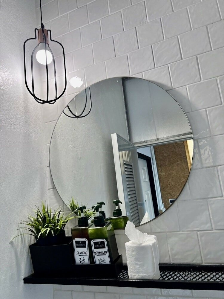 Фото Hugger Hostel - Adults Only