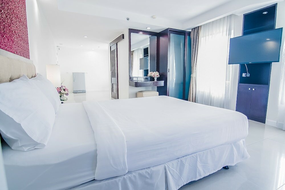 Фото Romance Hotel Srinakarin