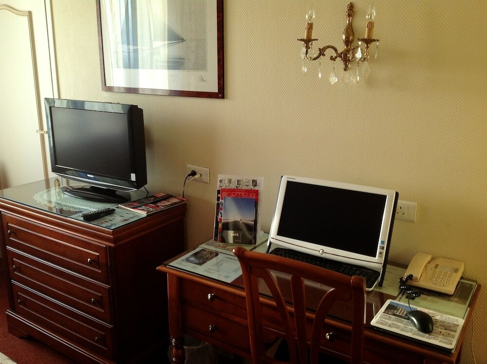 Фото Abalys Hotel