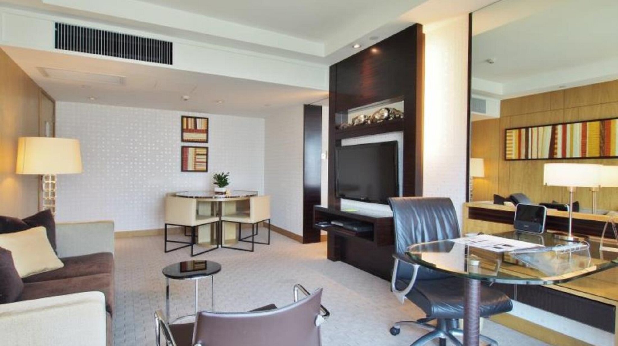 Фото Royal Park Hotel