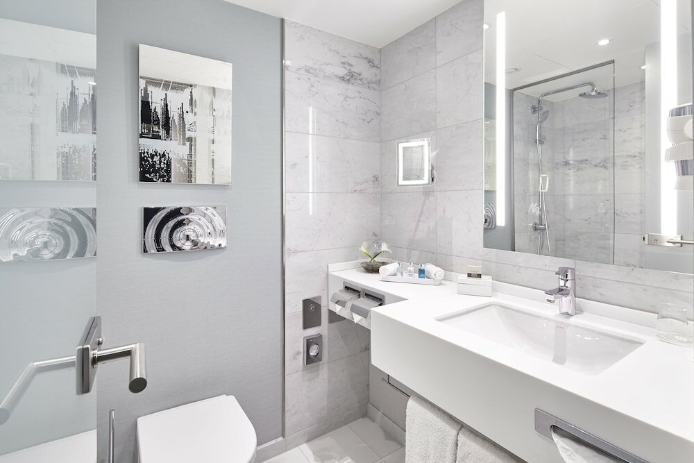 Фото Clayton Hotel Düsseldorf