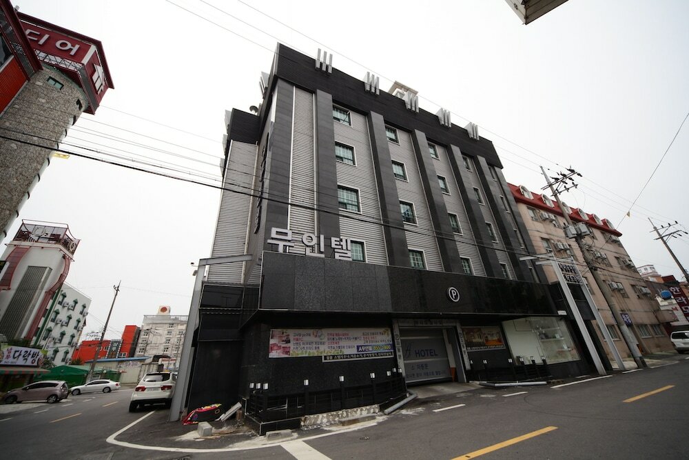 Фото A Hotel Iksan