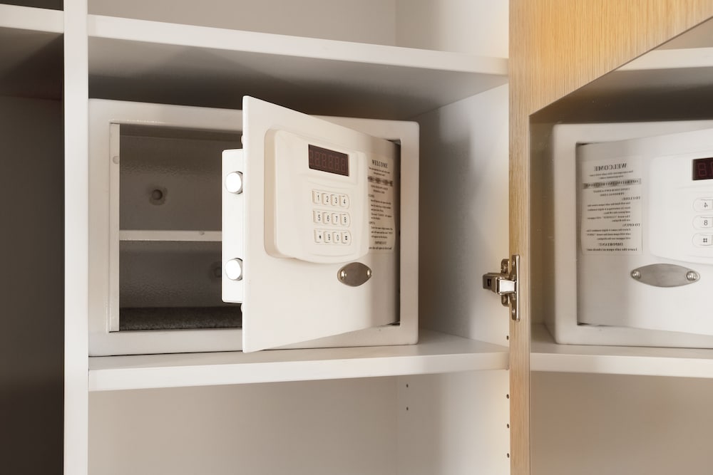 Фото Townhouse Hotel