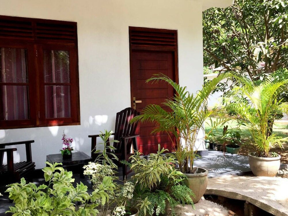 Фото Damith Tourist Inn