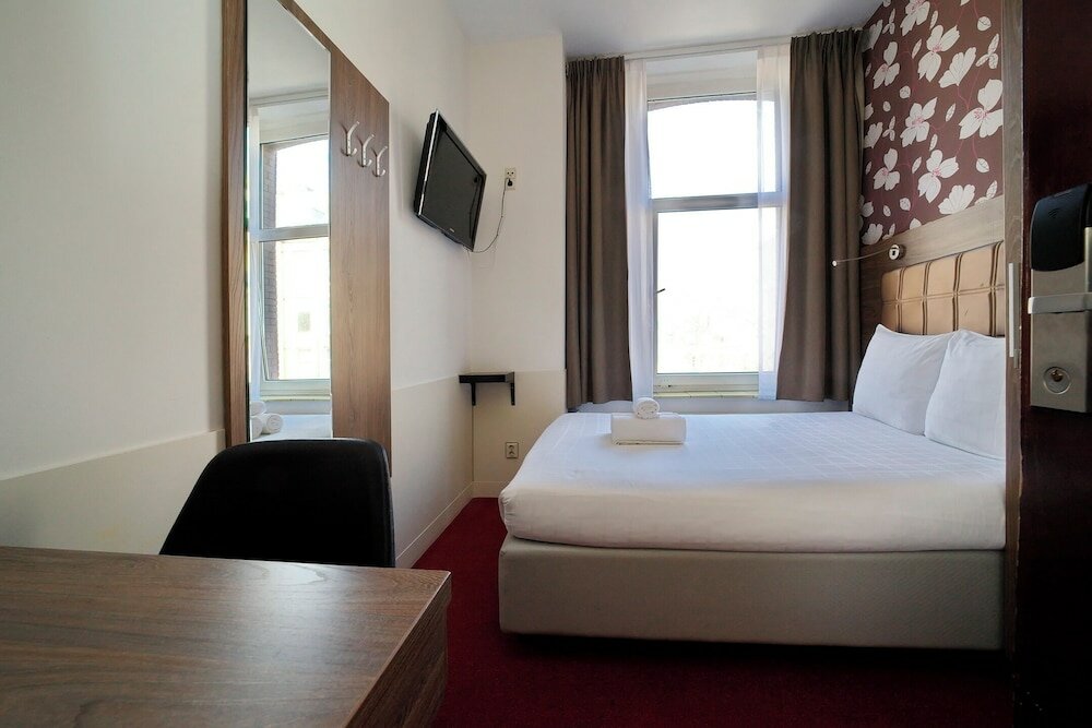 Фото Hotel Aadam Wilhelmina