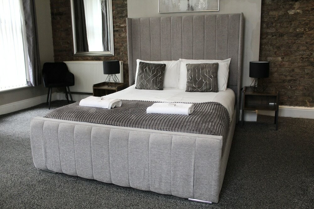 Фото The Mitre Hotel