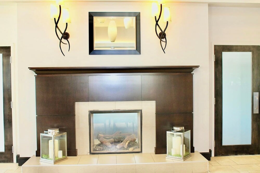 Фото Hilton Garden Inn Edmonton International Airport