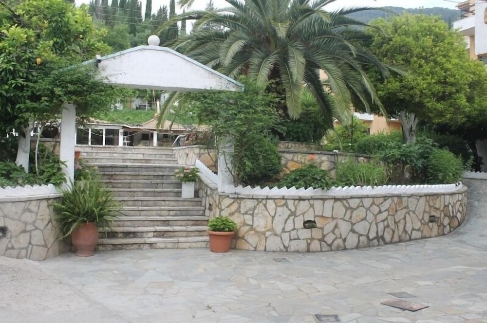 Фото Le Mirage Hotel