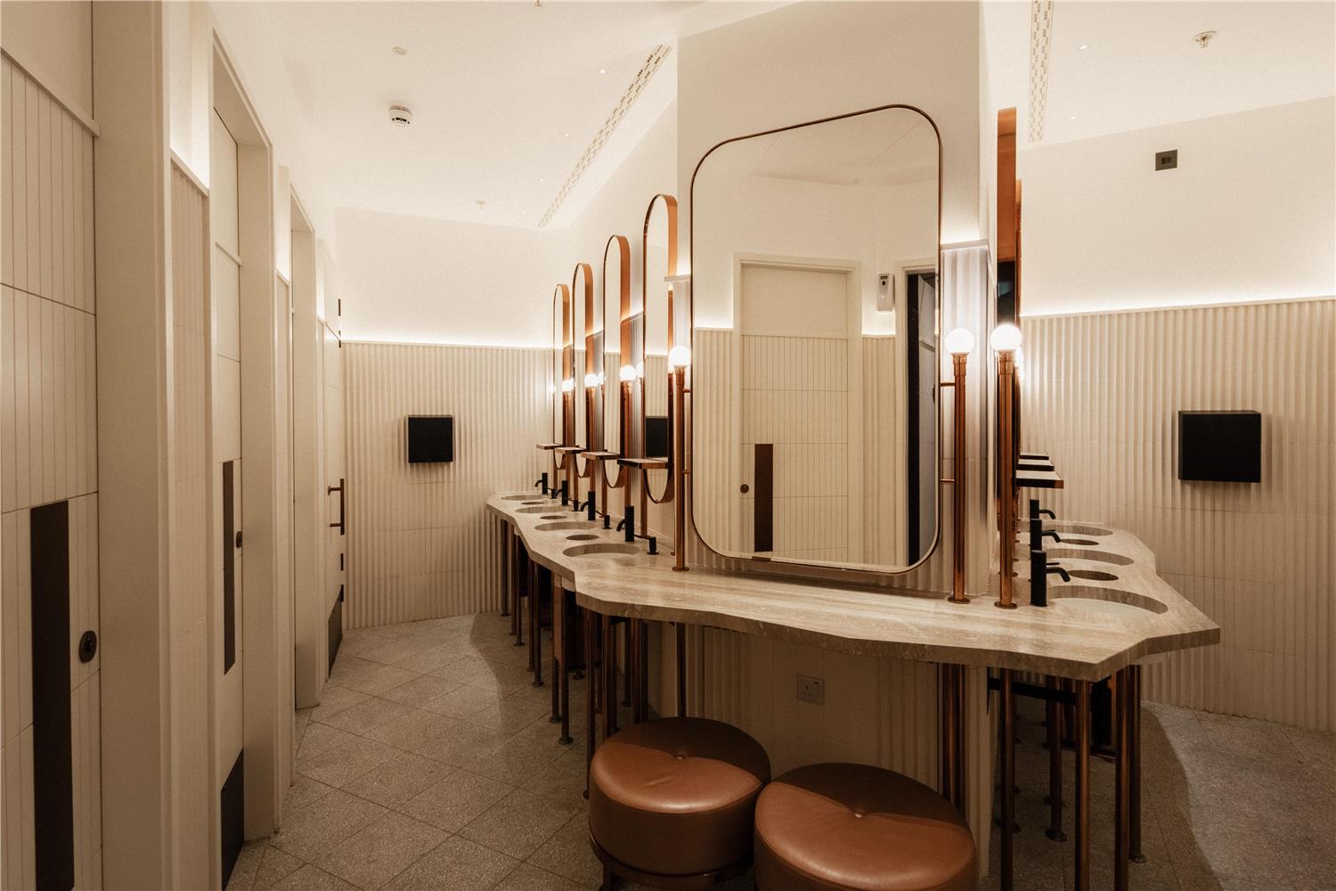 Фото Hart Shoreditch Hotel London, Curio Collection by Hilton