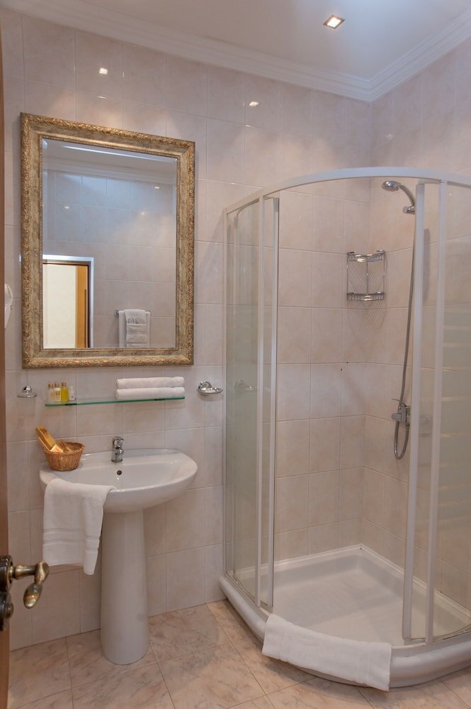 Фото Diplomat Hotel