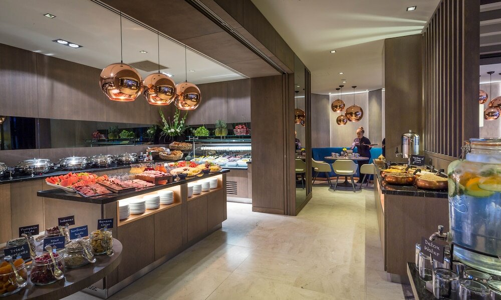 Фото Clayton Hotel Chiswick