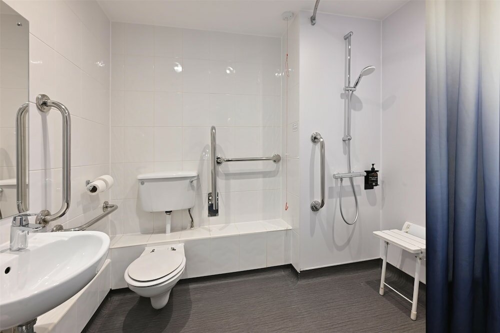 Фото Travelodge London Wembley Hotel