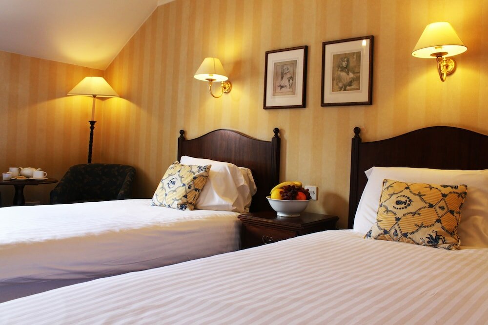 Фото Kingston Lodge Hotel