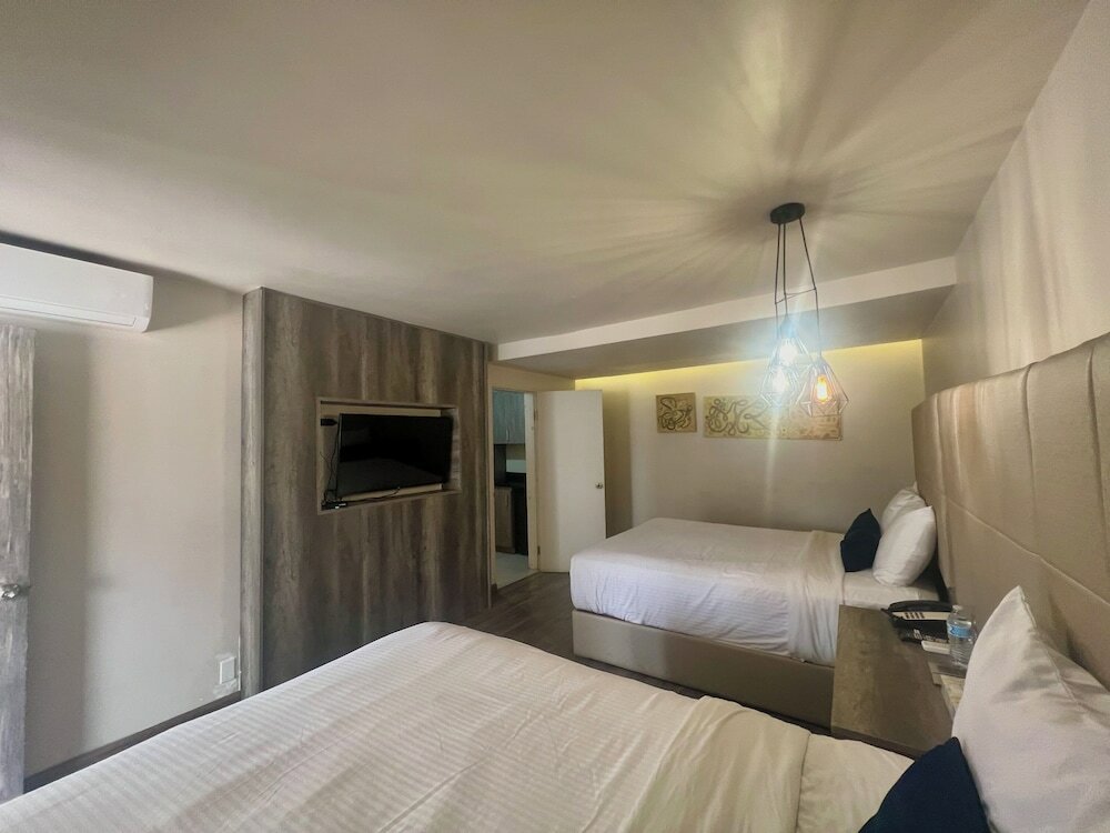 Фото Hotel Fiesta Tijuana