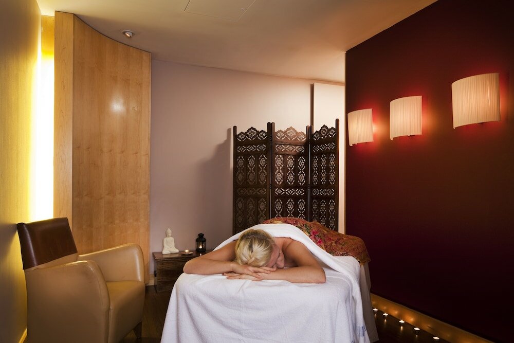 Фото Clayton Hotel Belfast