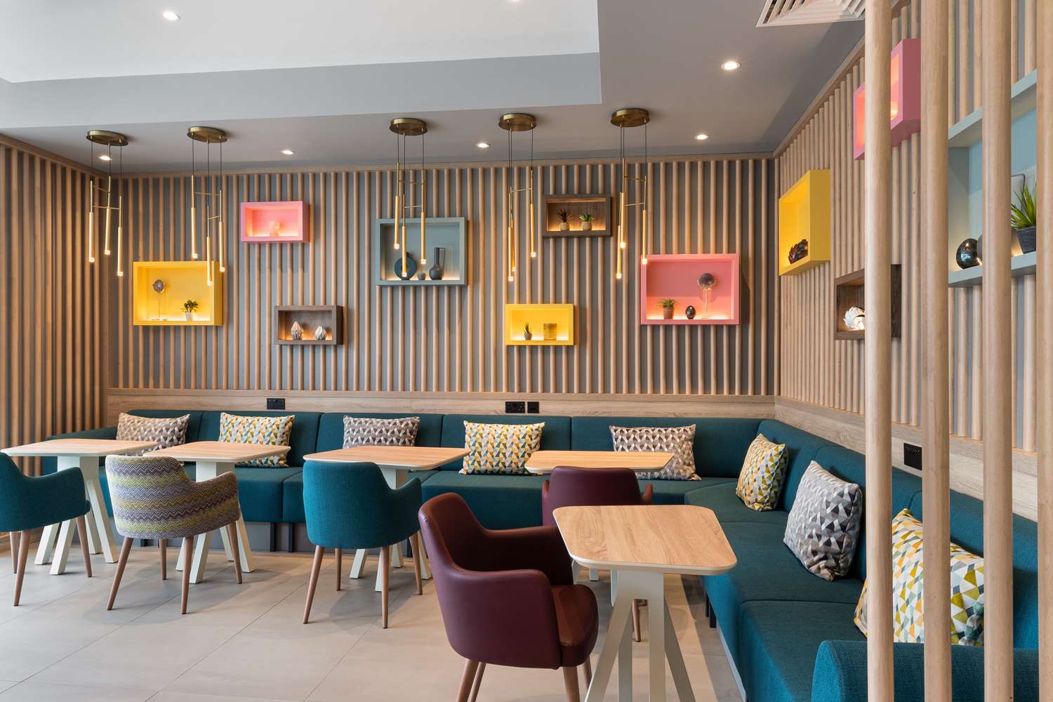 Фото Hampton by Hilton London Ealing