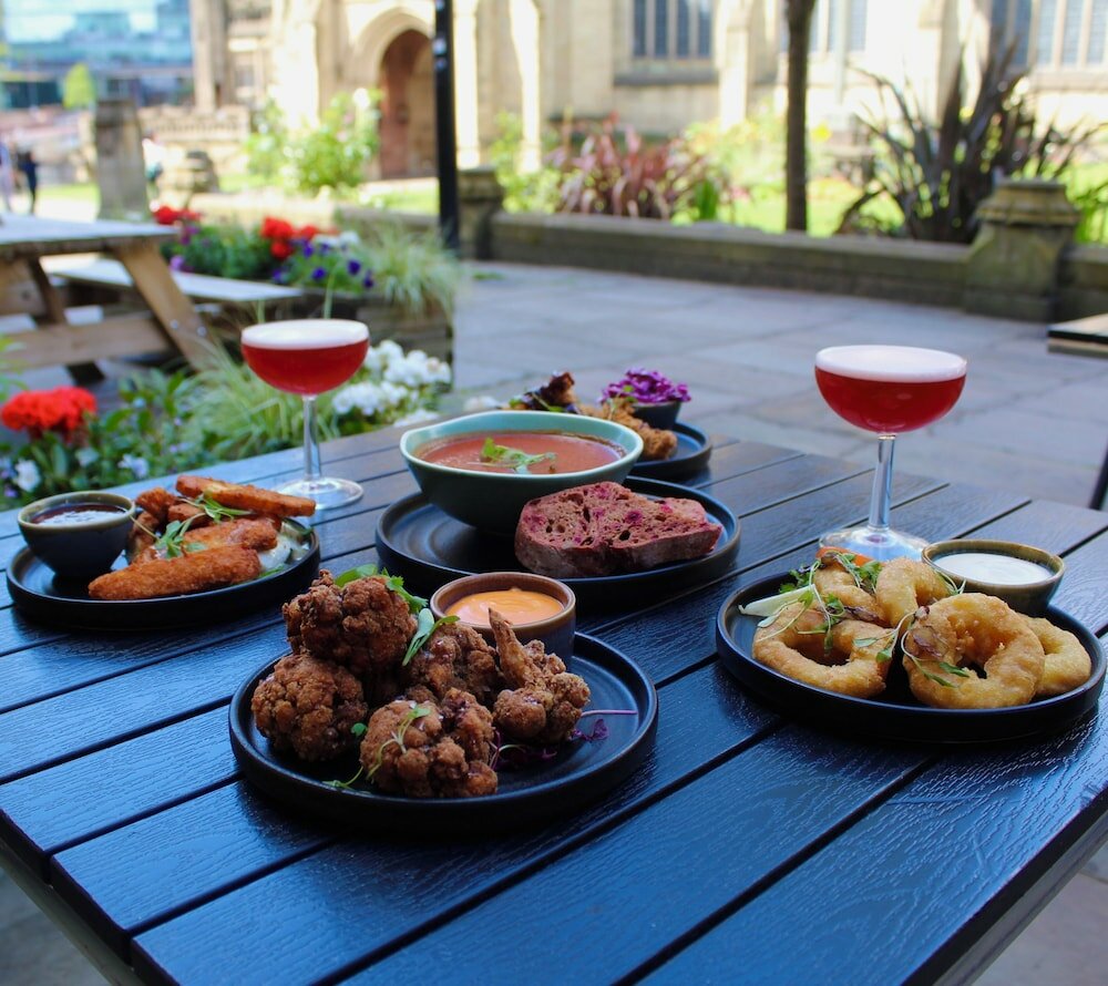 Фото The Mitre Hotel