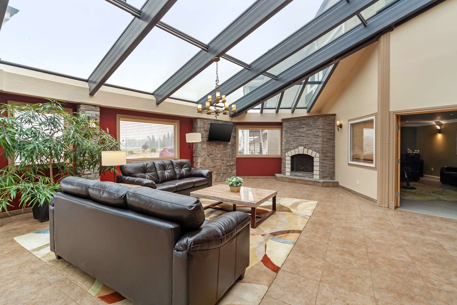 Фото Best Western Plus Mirage Hotel & Resort