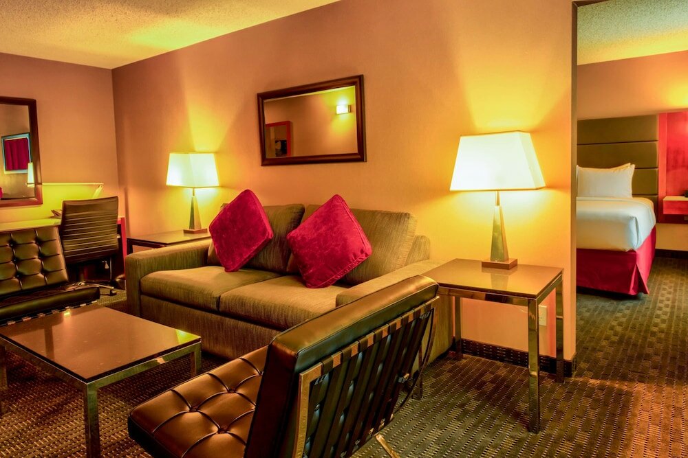 Фото Radisson Hotel & Suites Fort McMurray