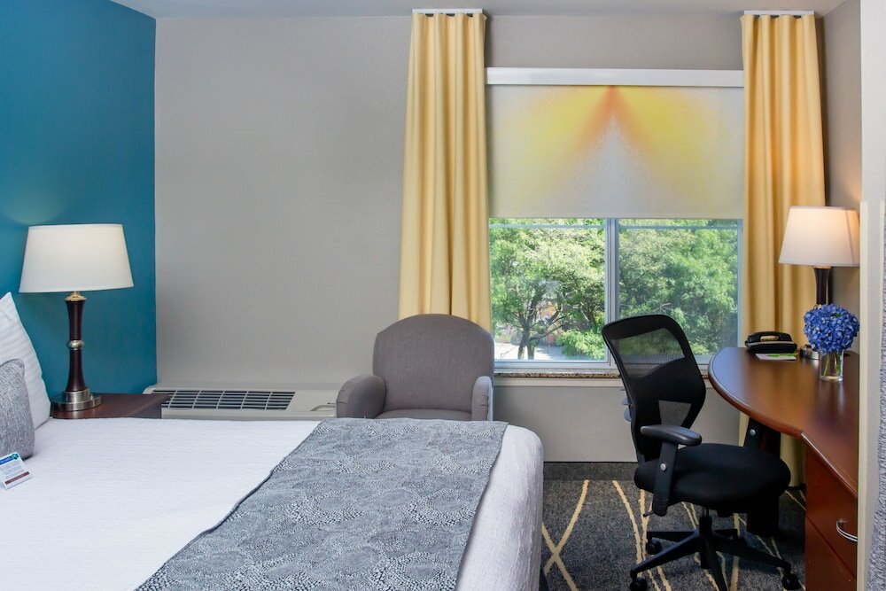 Фото The Belltown Inn