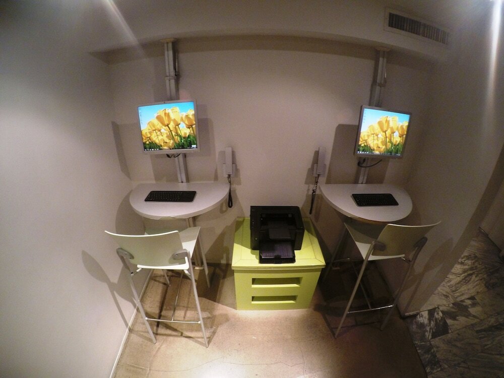 Фото The Shoreham Hotel