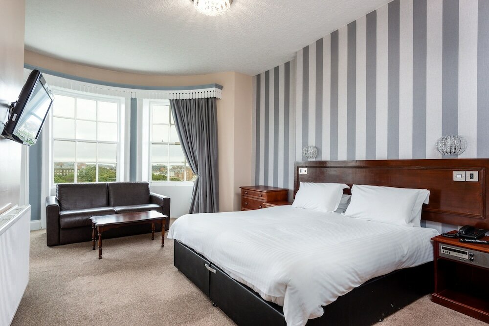 Фото The Esplanade Hotel