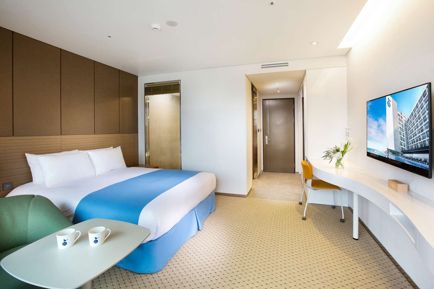 Фото Whistle Lark