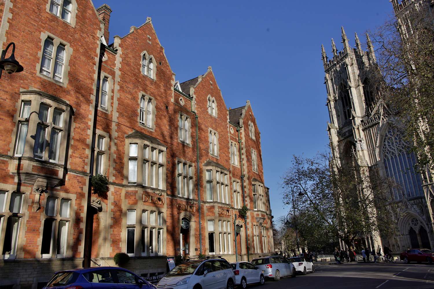 Фото  Dean Court