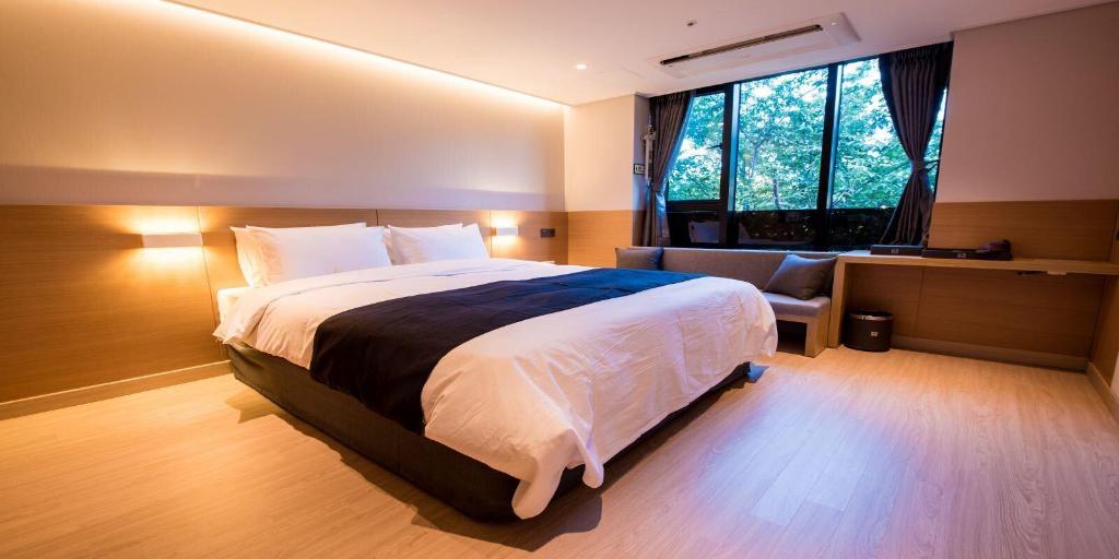 Фото R&b Business Hotel