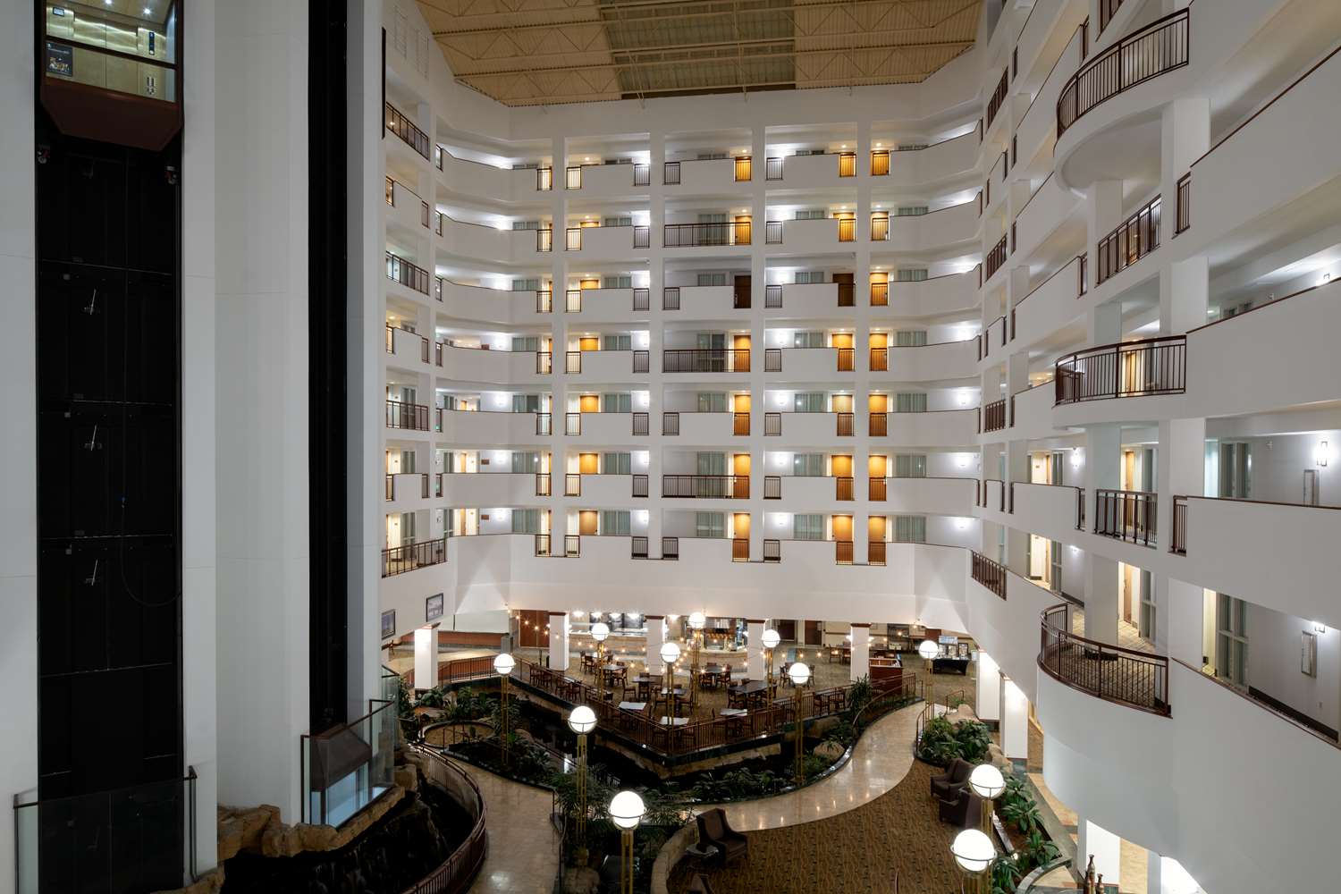 Фото Embassy Suites by Hilton Portland Airport