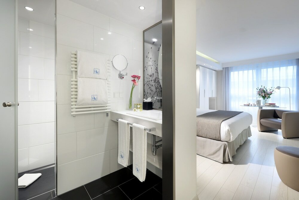 Фото Eurostars Book Hotel