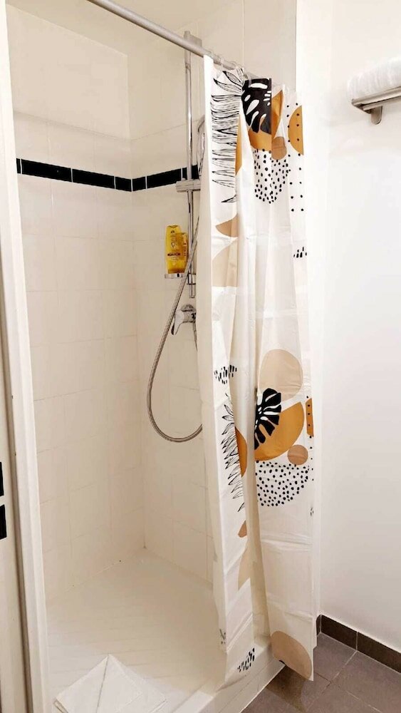 Фото Moov'Appart Hotel Clichy