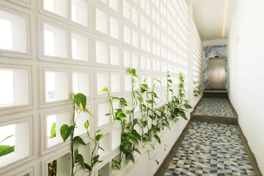 Фото Azure Lofts & Pool Hotel