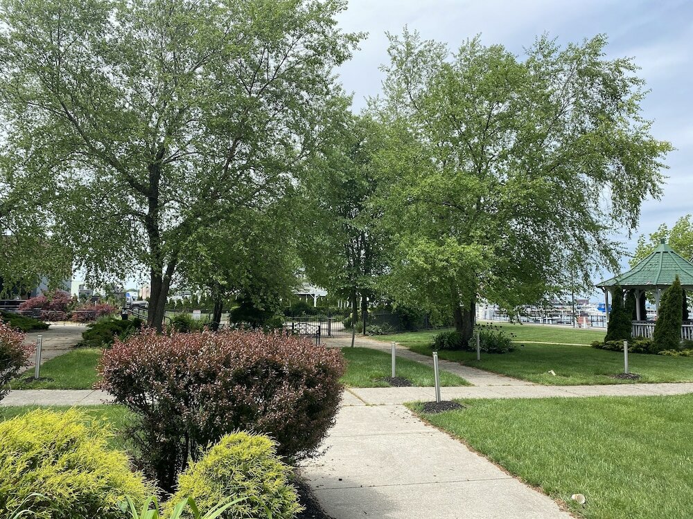 Фото Clarion Hotel Conference Center on Lake Erie