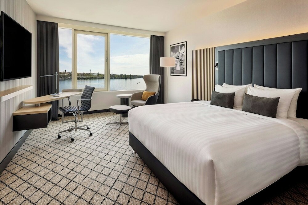 Фото Courtyard by Marriott Hannover Maschsee