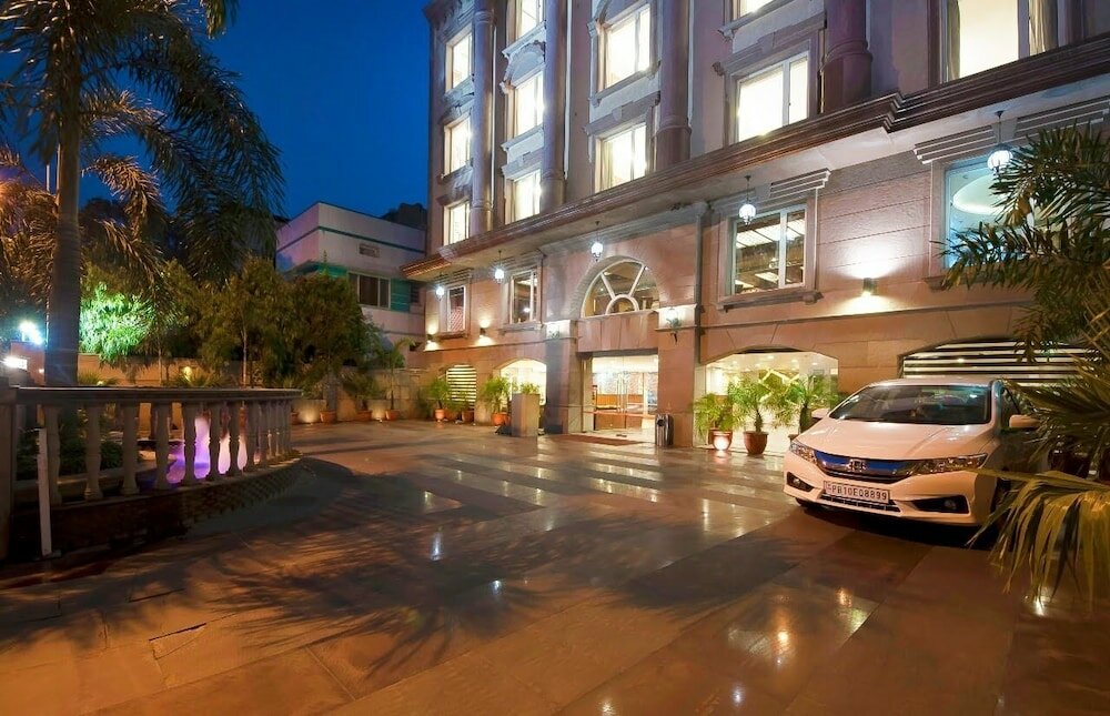 Фото отеля 2